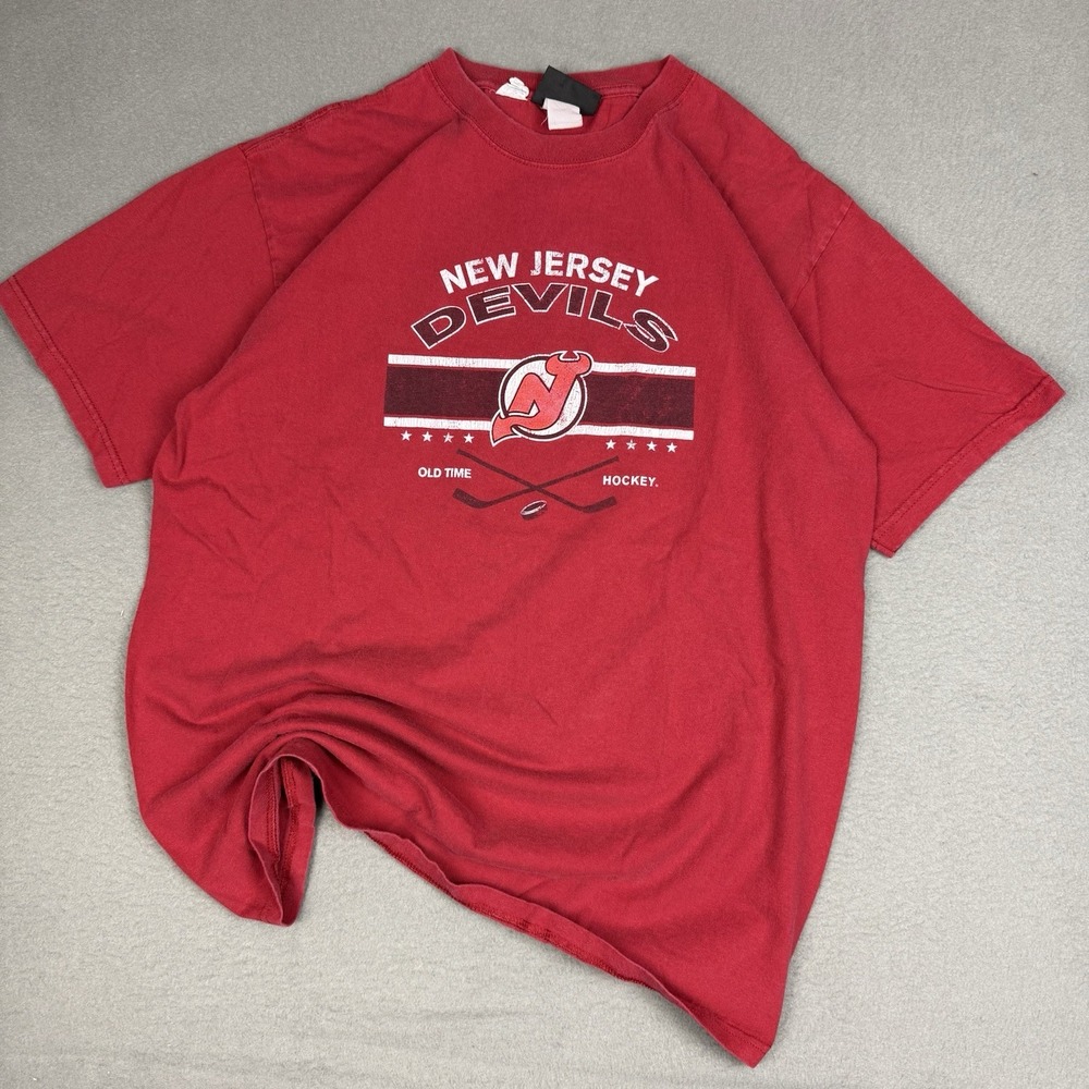 Y2K New Jersey Devils Men's Large Red T-Shirt NHL Old Time Hockey